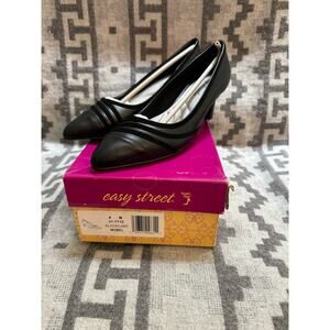 Easy Street Women's Nobel Pump Size 8